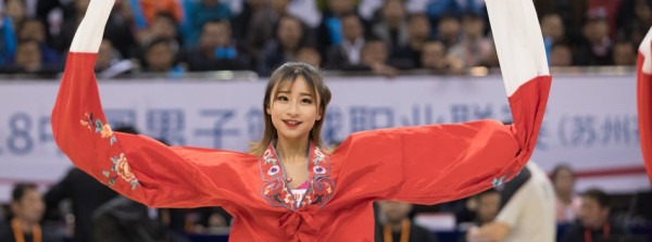 肯帝亚篮球宝贝甩袖舞惊艳赛场