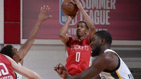 火箭夏联三枪霸榜！惠特摩尔辛顿谢泼德数据炸裂，休城后备军未来可期