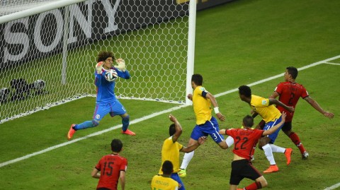2006年世界杯复盘：巴西4-1逆转日本——传奇破纪录之夜，五星豪门轻取困兽之斗