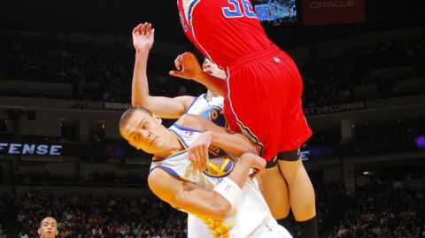 格里芬飞越汽车夺冠麦基双球扣篮 NBA暴力美学巅峰盛宴